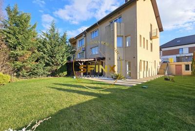 Casă cu 8 camere cu Teren 490 Mp în Central