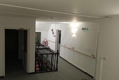 Casă cu 4 camere în Central - 3