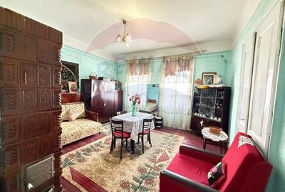 Casă cu 4 camere cu Teren 250 Mp în Central - 10