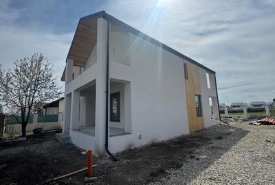 Casă individuală cu 5 camere cu Canalizare în Sânpetru - 3