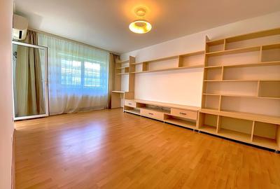 Apartament cu 3 camere decomandat în Rahova - 2