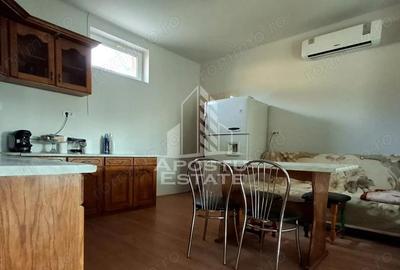 Casa Spatioasa cu Teren Generos in Vladimirescu - 2