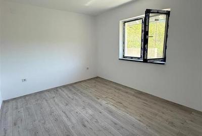 Casă cu 3 camere cu Teren 300 Mp în Vișani - 7