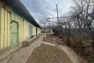 Casă cu 6 camere cu Teren 2700 Mp în Cărăpcești - 3