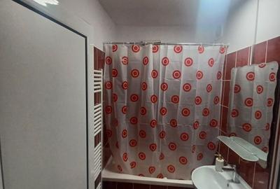 Apartament cu 2 camere semidecomandat în Radu Negru