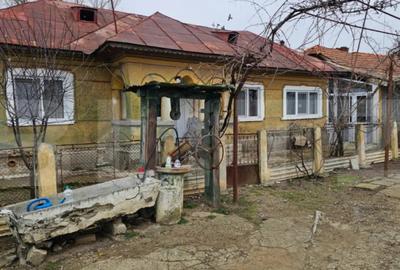 Casă cu 5 camere cu Teren 1688 Mp în Central - 1