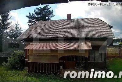 Casă cu 4 camere cu Teren 1170 Mp în Central