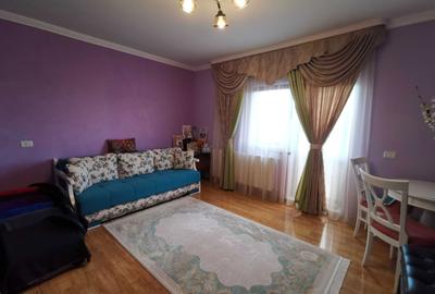 Casă cu 4 camere cu Teren 420 Mp în Piața Centrală - 1