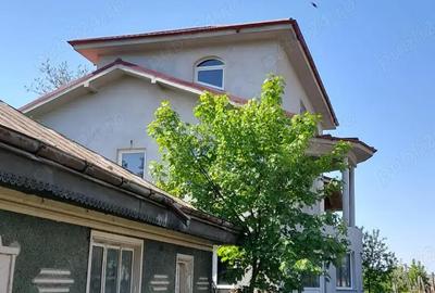 Casă cu 6 camere cu Teren 1100 Mp în Traian - 7