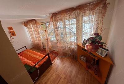 Casă cu 6 camere cu Teren 2000 Mp în Central - 4