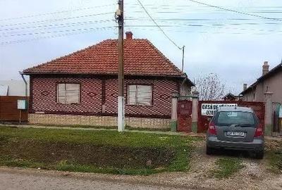Casă cu 3 camere cu Teren 1430 Mp în Socodor - 1