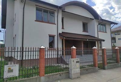 Casă cu 5 camere cu Teren 400 Mp în Central - 7
