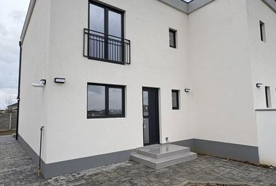 Casă cu 4 camere cu Teren 265 Mp în Moșnița Nouă - 10