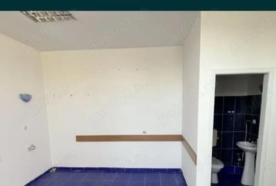Spațiu comercial, de 25 mp, în Central - 6