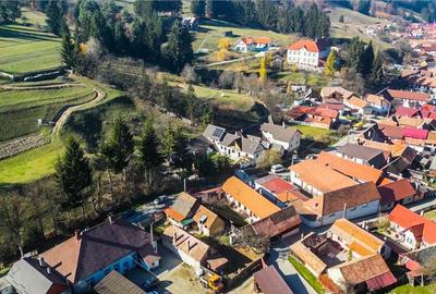 Resedinta traditionala saseasca restaurata, situata in inima