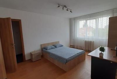 Apartament cu 3 camere - Centru/Piata 700 - 3