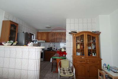 Casă individuală cu 6 camere cu Canalizare în Zvoriștea - 54