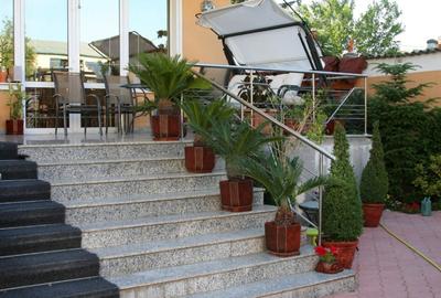 Casă cu 6 camere cu Teren 569 Mp în Băneasa