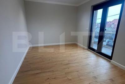 Casă cu 4 camere cu Teren 450 Mp în Dumbrăvița