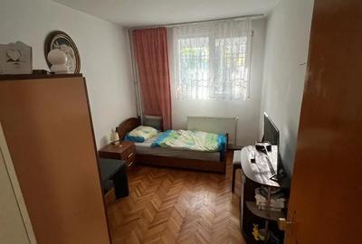 Apartament 3 camere aleea Barajul Rovinari - 2