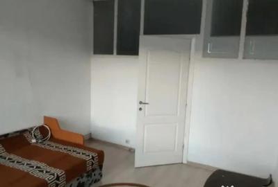 Garsonieră semidecomandată în Tractorul - 3