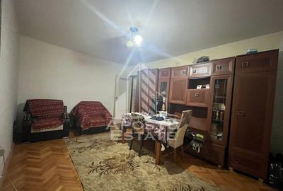 Apartament cu 2 camere, semidecomandat, etajul 1, Spitalu... Apartament cu 2 camere, semidecomandat, etajul 1, Spitalu... - 2