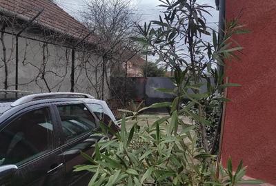 Casă cu 3 camere cu Teren 315 Mp în Central - 1