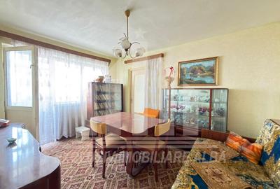 Apartament cu 4 camere semidecomandat în Cetate - 1