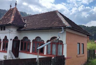 Casă cu 6 camere în Rucăr - 5