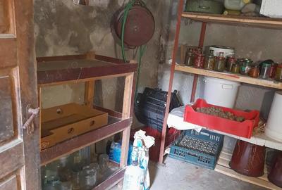 Casă cu 4 camere în Rucăr - 2