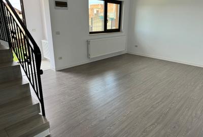 Duplex cu 3 camere cu Canalizare în Miroslava - 12