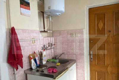 Casă cu 4 camere cu Canalizare în Central - 1