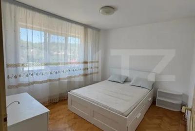 Apartament cu 3 camere semidecomandat în Central - 1