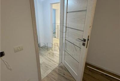 Apartament cu 3 camere decomandat în Dâmbovița - 12