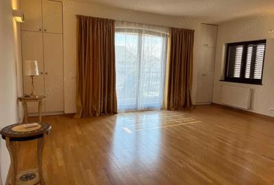 Casă cu 6 camere în Nord - 4