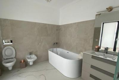 Apartament cu 4 camere decomandat în Central - 5