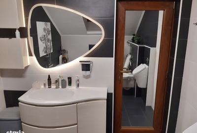 Casă cu 7 camere cu Teren 1702 Mp în Groși - 3