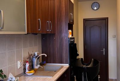 Apartament mare, luminos, 50 metri de metrou. - 6