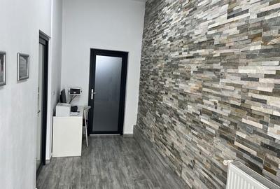 Spațiu comercial, de 70 mp, în Central - 6