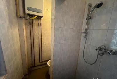 Spațiu comercial, de 50 mp, în Central - 3