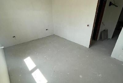 Apartament cu 2 camere decomandat + curte cadastrata - 4