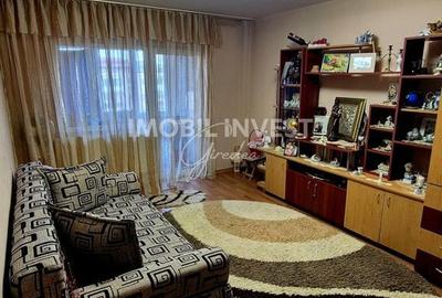 Apartament cu 3 camere decomandat în Cetate