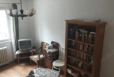 De Vanzare Apartament Trei Camere. Ocazie. - 2