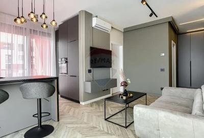 Apartament cu 2 camere decomandat, mobilat în Central