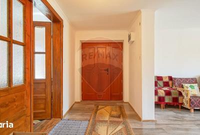 Casă cu 5 camere cu Teren 1310 Mp în Mănești - 9