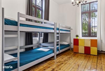 Casă cu 8 camere cu Canalizare în Central - 11