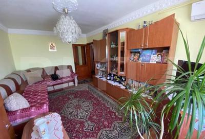 Apartament 3 camere, decomandat, 56mp, centrala proprie, zon Apartament 3 camere, decomandat, 56mp, centrala proprie, zon - 2