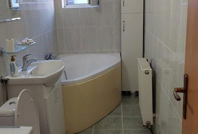 Apartament cu 3 camere decomandat în Central - 1
