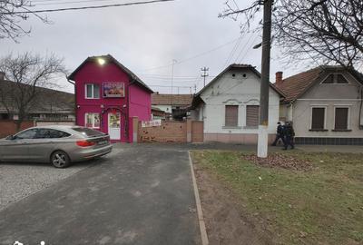 Casă cu 6 camere cu Canalizare în Aradul Nou - 1
