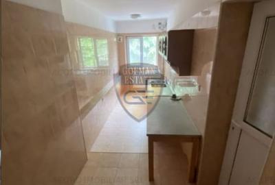 Casă individuală cu 8 camere cu Canalizare în Tomis Mall - 3